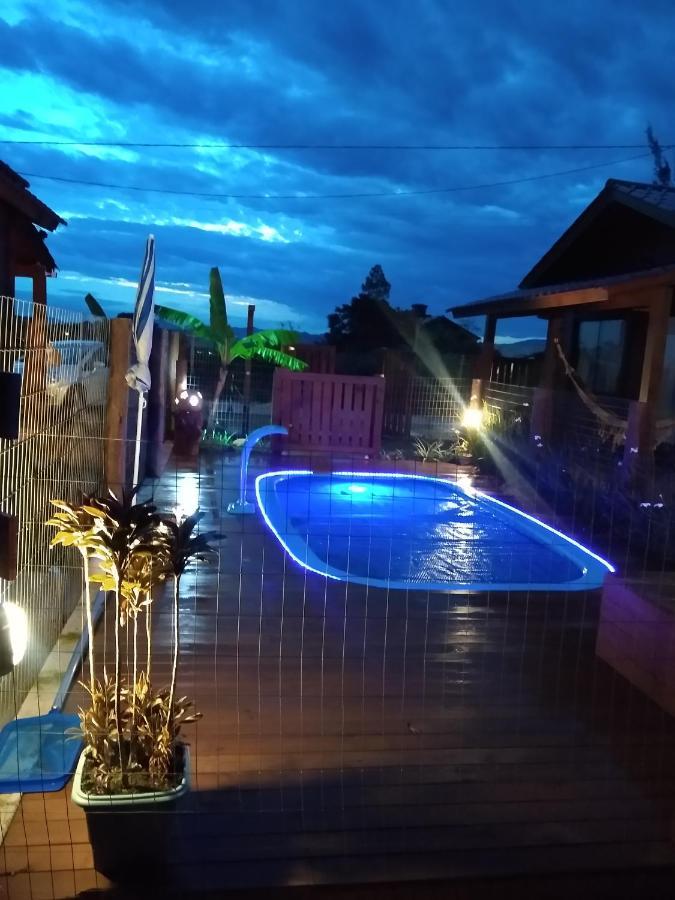 Do Rosa Piscina Compartilhada *