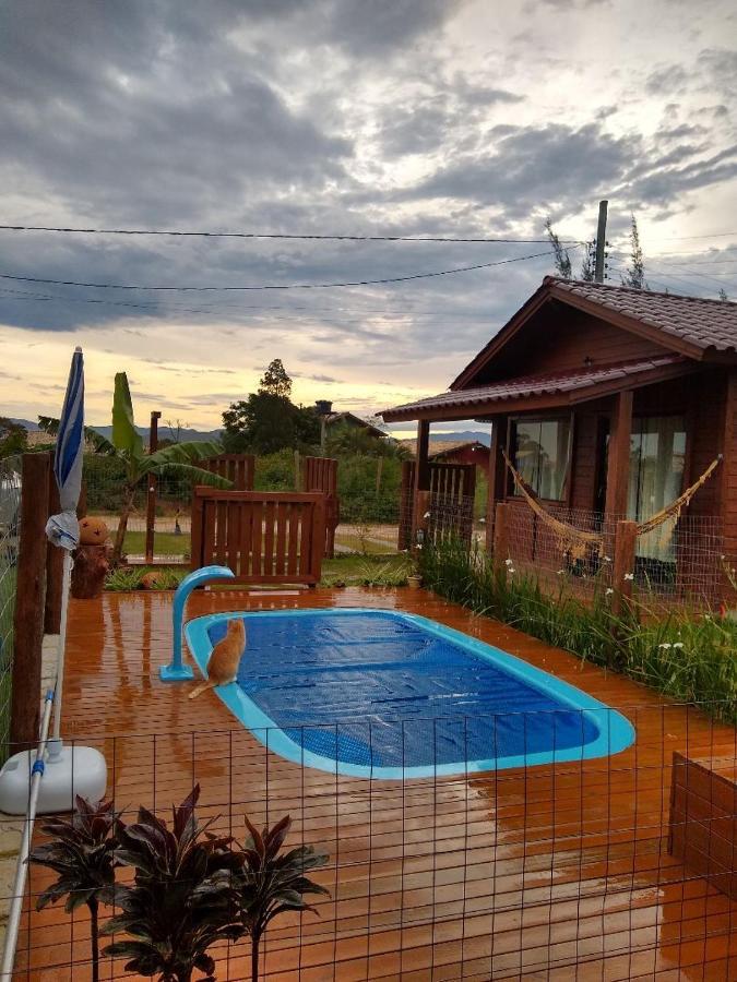 Do Rosa Piscina Compartilhada 度假居 *
